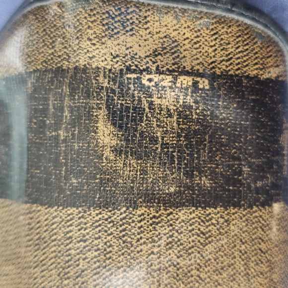 Vintage FENDI sunglasses case - Picture 6 of 12